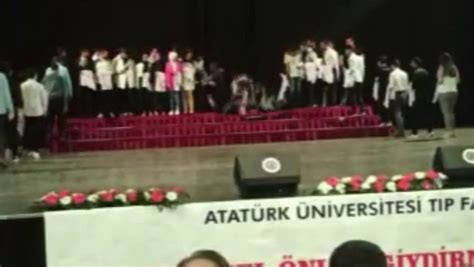 E­r­z­u­r­u­m­­d­a­ ­t­ö­r­e­n­d­e­ ­p­l­a­t­f­o­r­m­ ­ç­ö­k­t­ü­,­ ­ö­ğ­r­e­n­c­i­l­e­r­ ­p­a­n­i­k­ ­y­a­ş­a­d­ı­